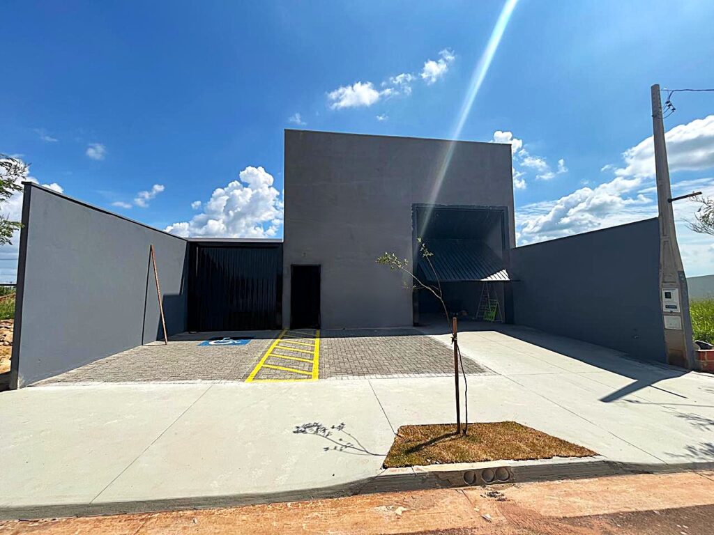 Vende-se/Aluga-se salão 214m² $ 1.300.000,00