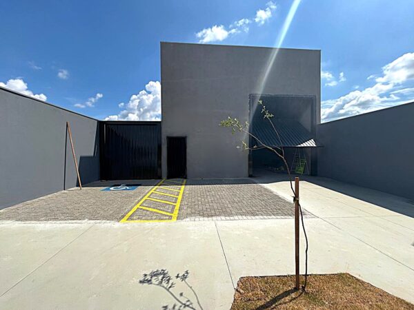 Vende-se/Aluga-se salão 214m² $ 1.300.000,00