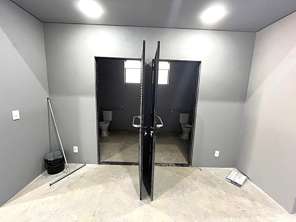 Vende-se/Aluga-se salão 214m² $ 1.300.000,00