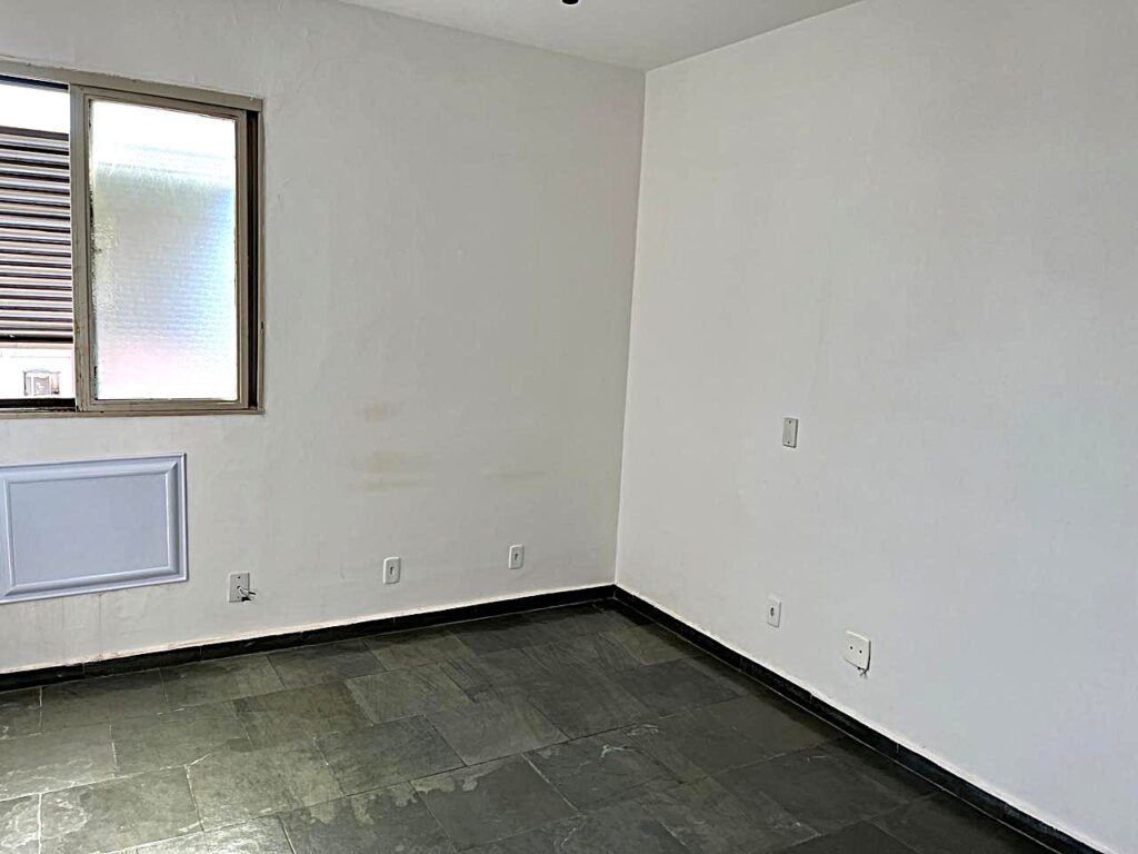Vende-se Apto próximo ao Rio Preto Shopping c/ elevador $ 450.000,00 Vende-se Apto próximo ao Rio Preto Shopping c/ elevador $ 450.000,00
