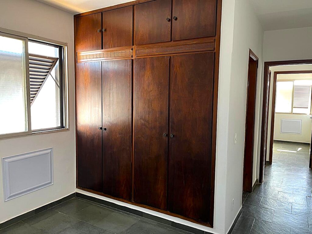 Vende-se Apto próximo ao Rio Preto Shopping c/ elevador $ 450.000,00 Vende-se Apto próximo ao Rio Preto Shopping c/ elevador $ 450.000,00