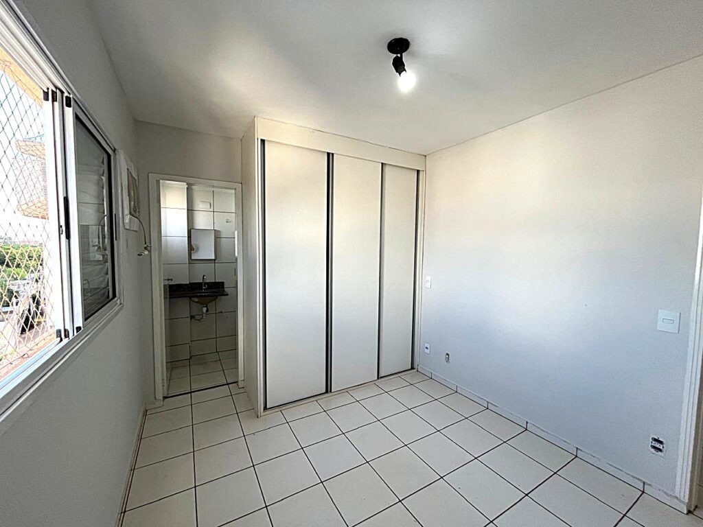 Vende-se apto no Higienópolis de 2 dormitórios $ 320.000,00