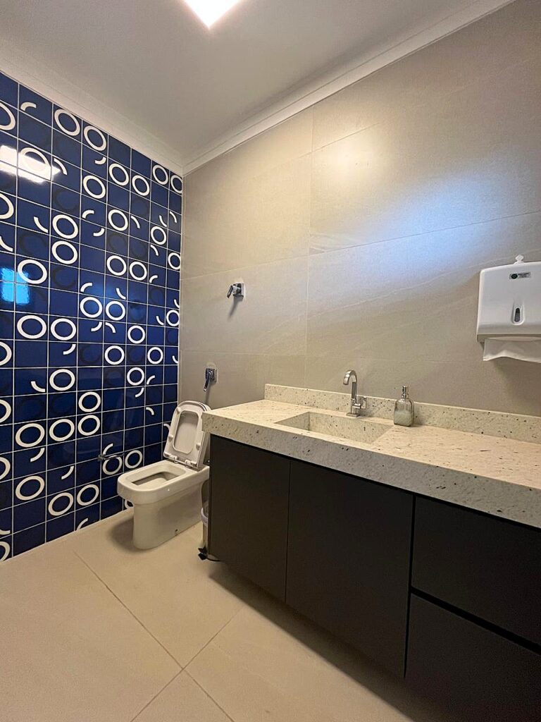 Aluga-se salão novo 1.500m² distrito Industrial $ 39.000,00