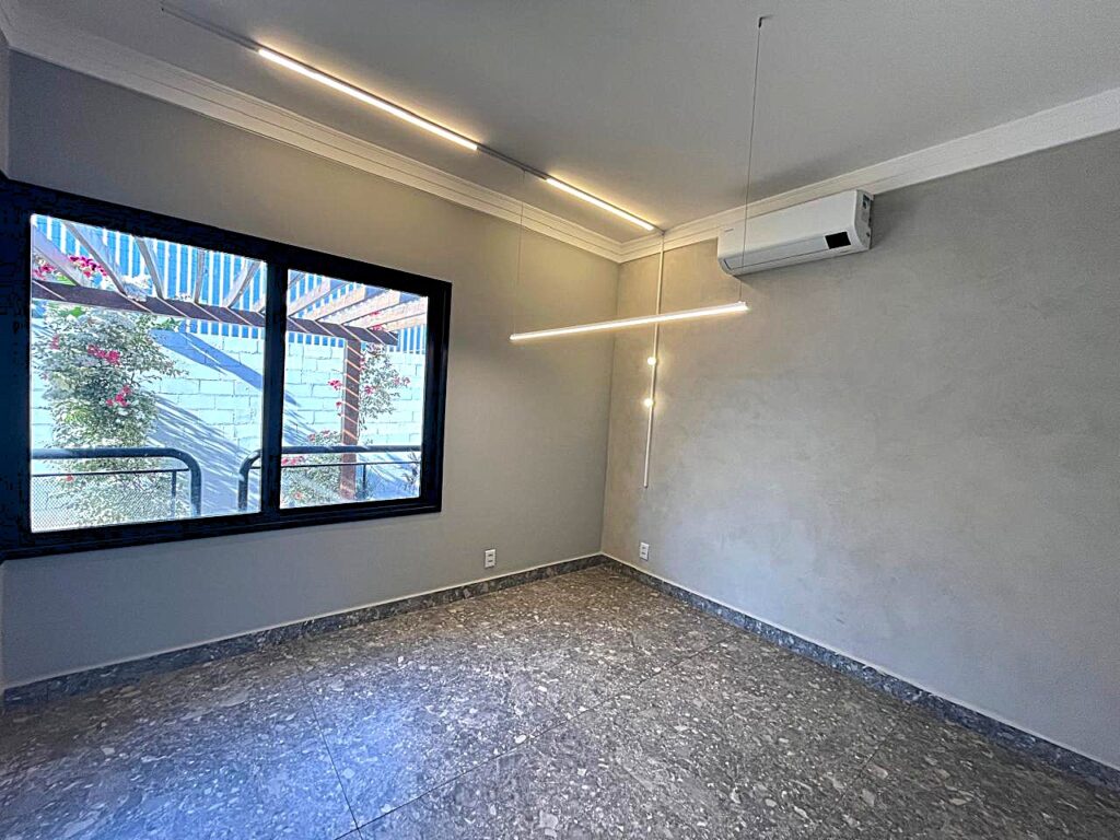 Aluga-se salão novo 1.500m² distrito Industrial $ 39.000,00