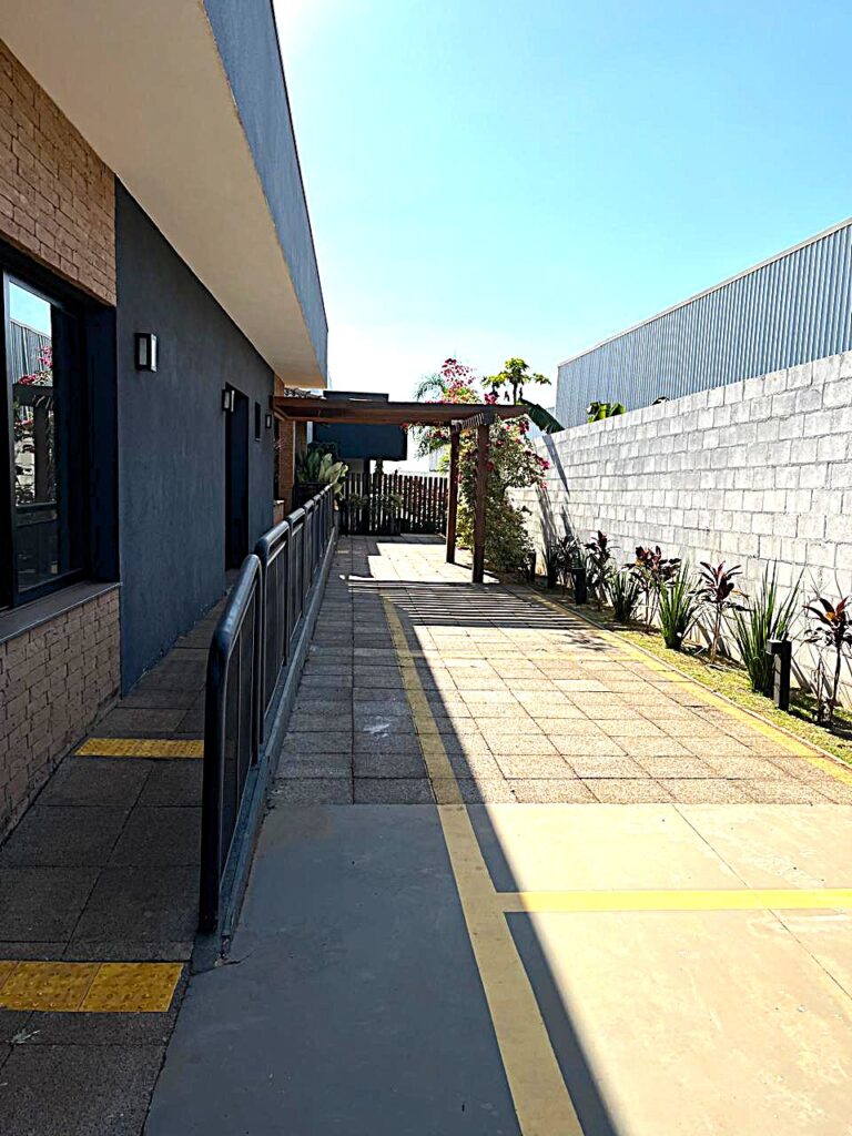 Aluga-se salão novo 1.500m² distrito Industrial $ 39.000,00