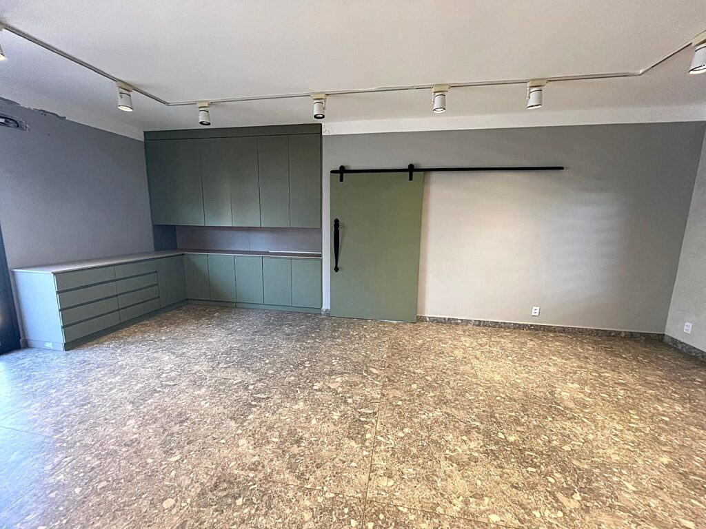 Aluga-se salão novo 1.500m² distrito Industrial $ 39.000,00