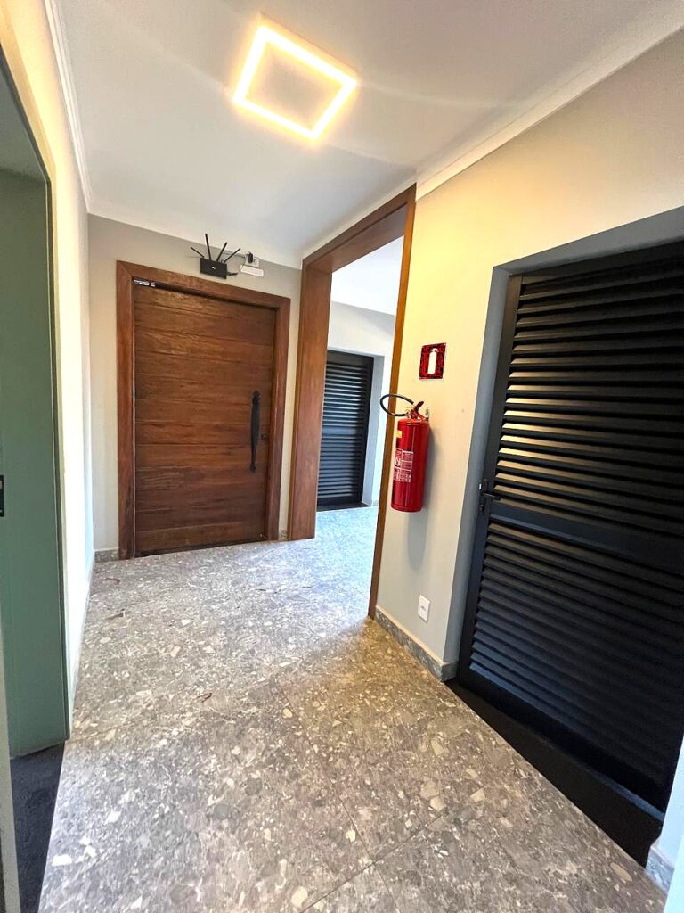 Aluga-se salão novo 1.500m² distrito Industrial $ 39.000,00