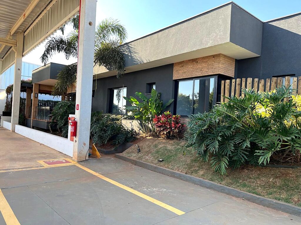 Aluga-se salão novo 1.500m² distrito Industrial $ 39.000,00