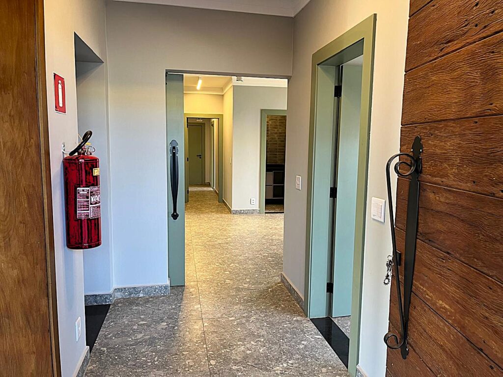 Aluga-se salão novo 1.500m² distrito Industrial $ 39.000,00