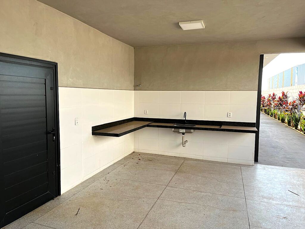 Aluga-se salão novo 1.500m² distrito Industrial $ 39.000,00