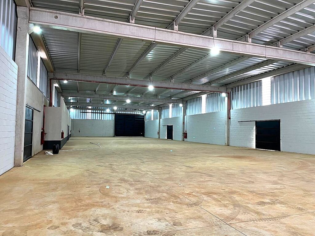 Aluga-se salão novo 1.500m² distrito Industrial $ 39.000,00