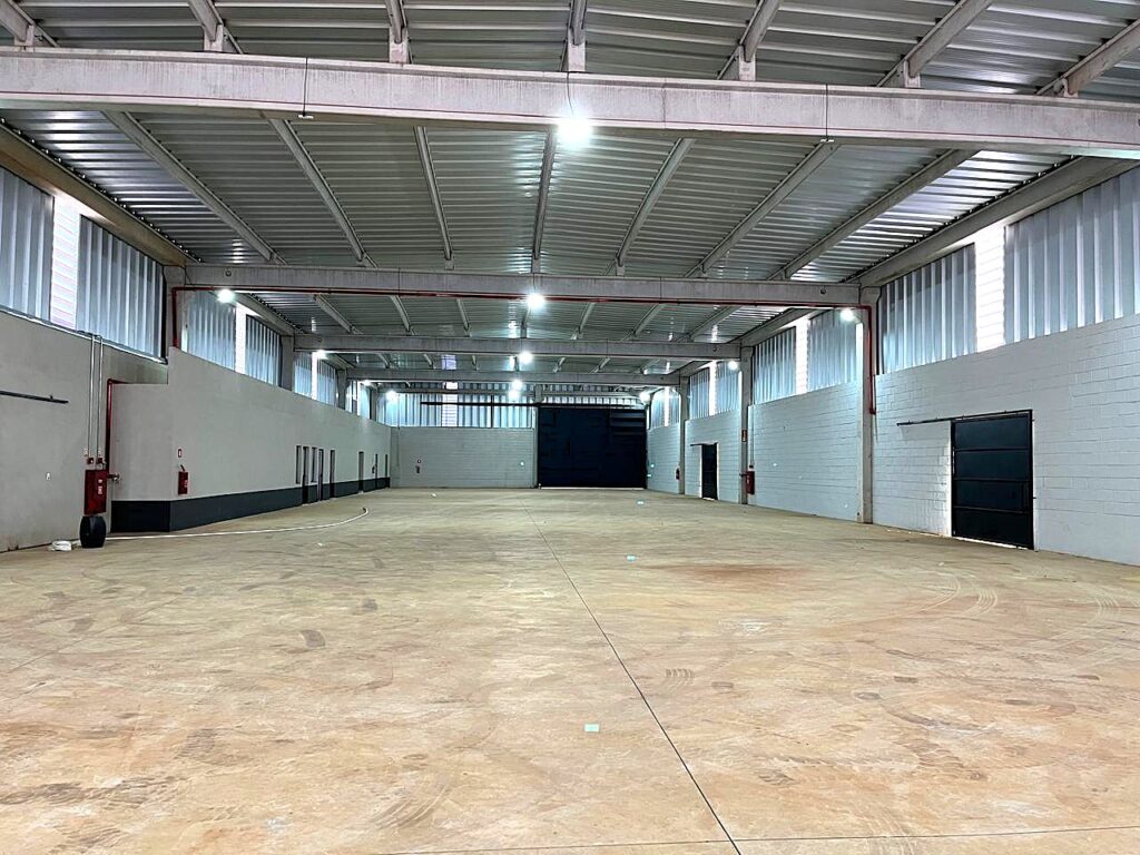 Aluga-se salão novo 1.500m² distrito Industrial $ 39.000,00