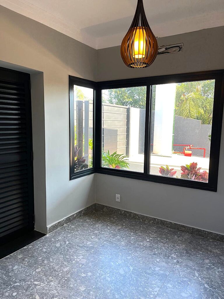 Aluga-se salão novo 1.500m² distrito Industrial $ 39.000,00
