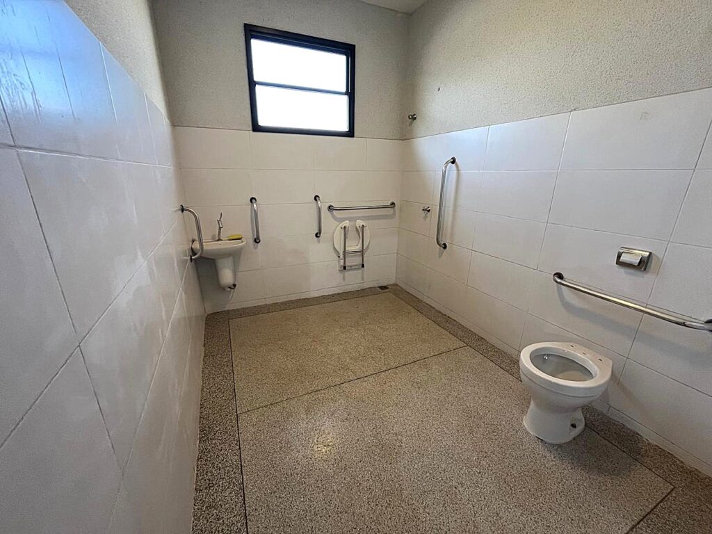 Aluga-se salão novo 1.500m² distrito Industrial $ 39.000,00