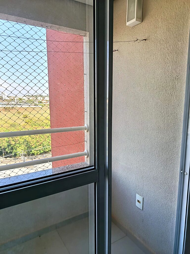 Vende-se apto no Vetorasso 3 dorm. c/ elevador e 2 garagens $ 300.000,00