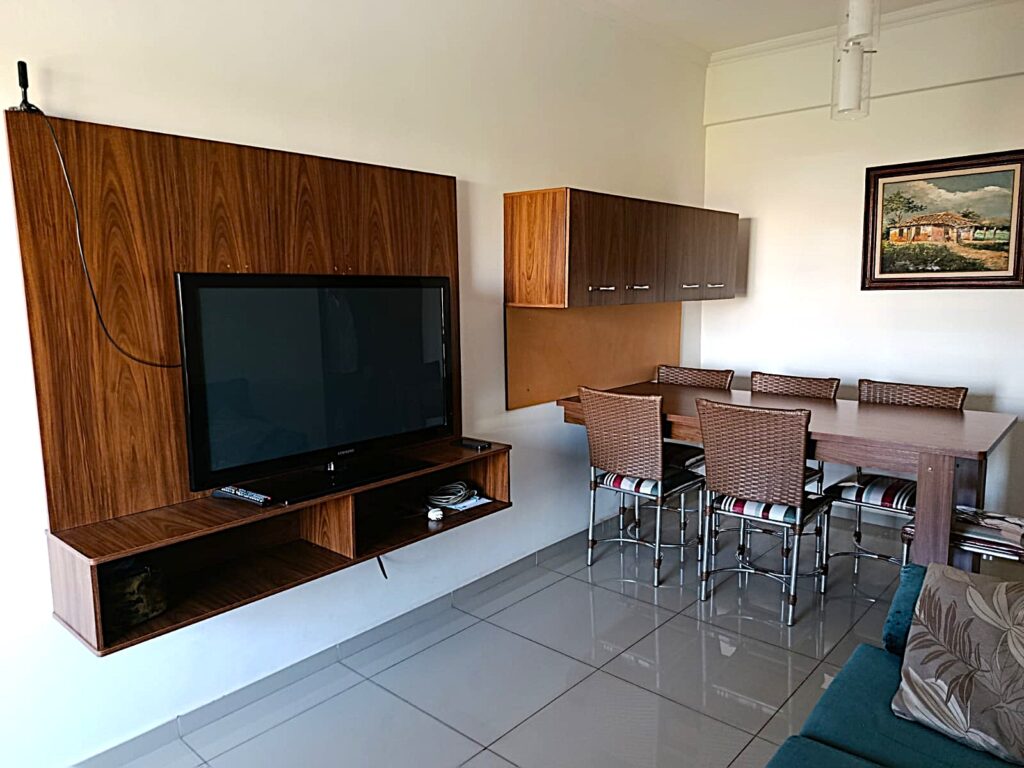 Vende-se apto no Vetorasso 3 dorm. c/ elevador e 2 garagens $ 300.000,00