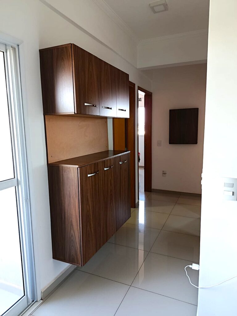 Vende-se apto no Vetorasso 3 dorm. c/ elevador e 2 garagens $ 300.000,00
