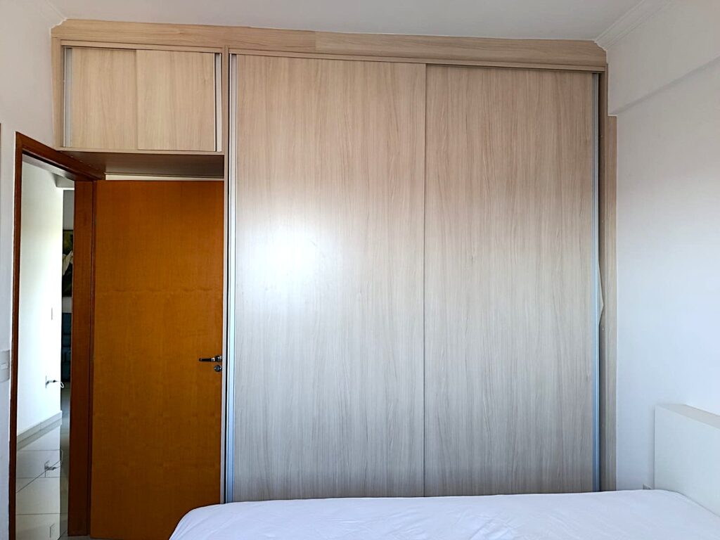 Vende-se apto no Vetorasso 3 dorm. c/ elevador e 2 garagens $ 300.000,00