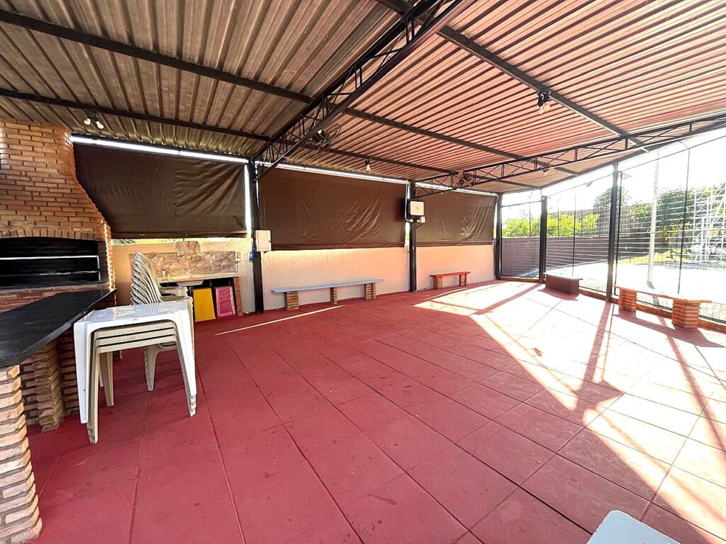 Vende-se apto 2 dormitórios c/ armários 2 garagens $ 210.000,00
