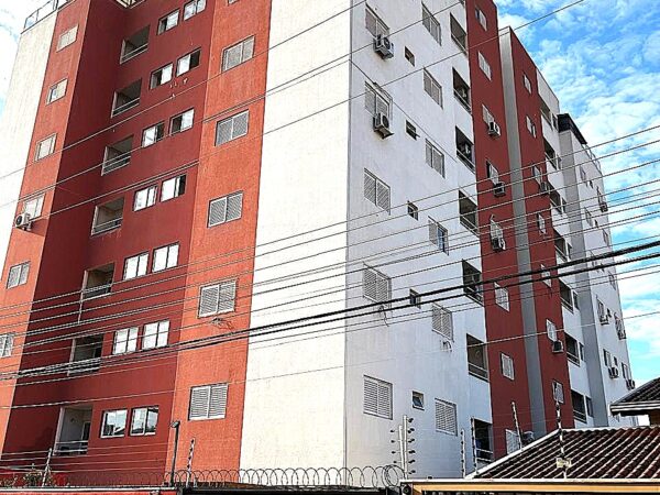 Vende-se apto no Vetorasso 3 dorm. c/ elevador e 2 garagens $ 300.000,00