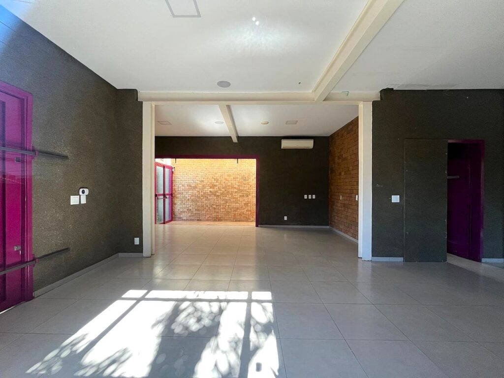 Aluga-se imóvel comercial na Redentora $ 5.000,00