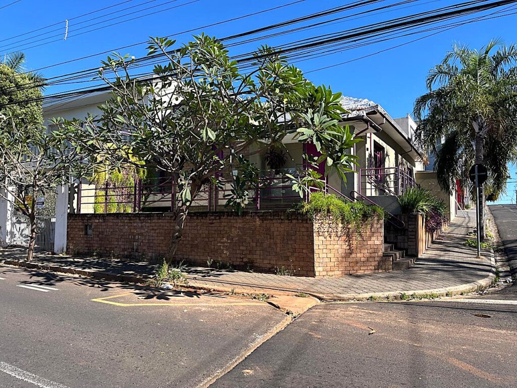 Aluga-se imóvel comercial na Redentora $ 5.000,00