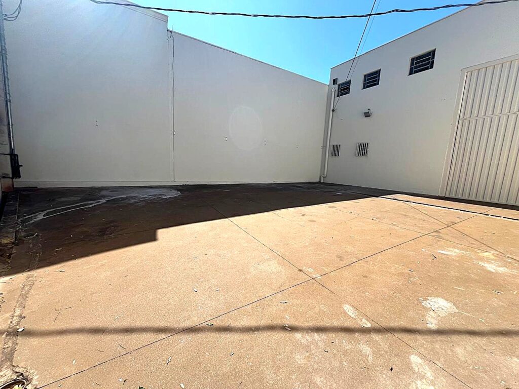 Aluga-se salão 400m² Av. Domingos Falavina $ 10.000,00