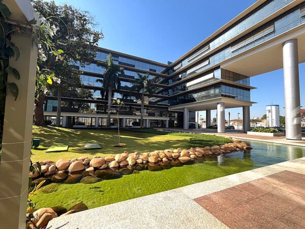 Aluga-se sala no Georgina Business Park $ 4.800,00