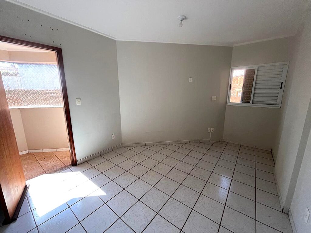 Vende-se apto 3 dormitórios c/ elevador próximo ao HB e Rio Preto Shopping