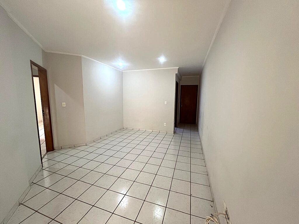 Vende-se apto 3 dormitórios c/ elevador próximo ao HB e Rio Preto Shopping