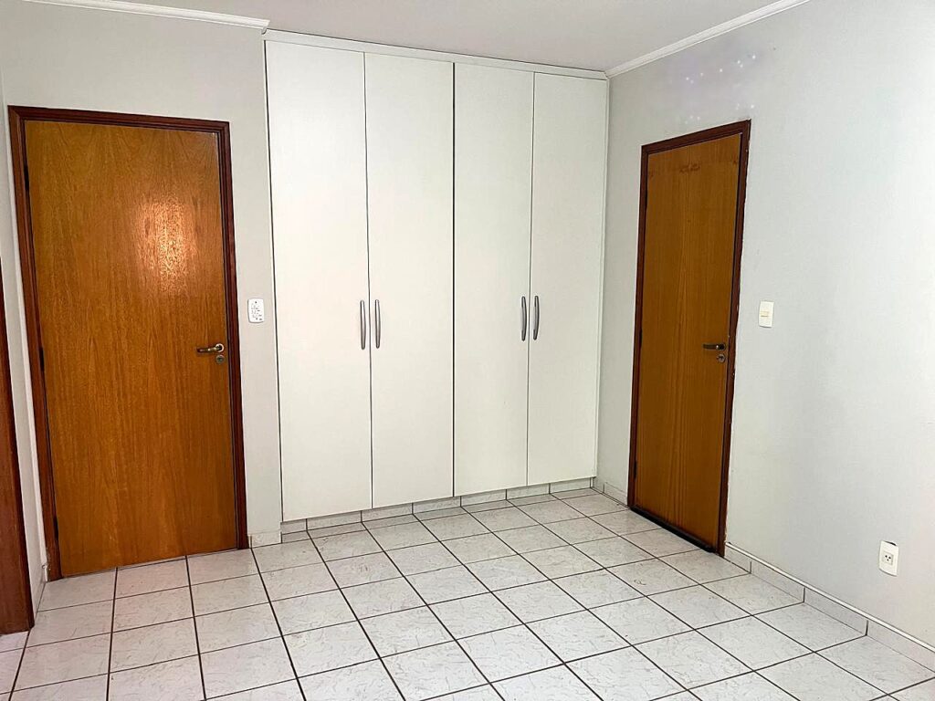 Vende-se apto 3 dormitórios c/ elevador próximo ao HB e Rio Preto Shopping