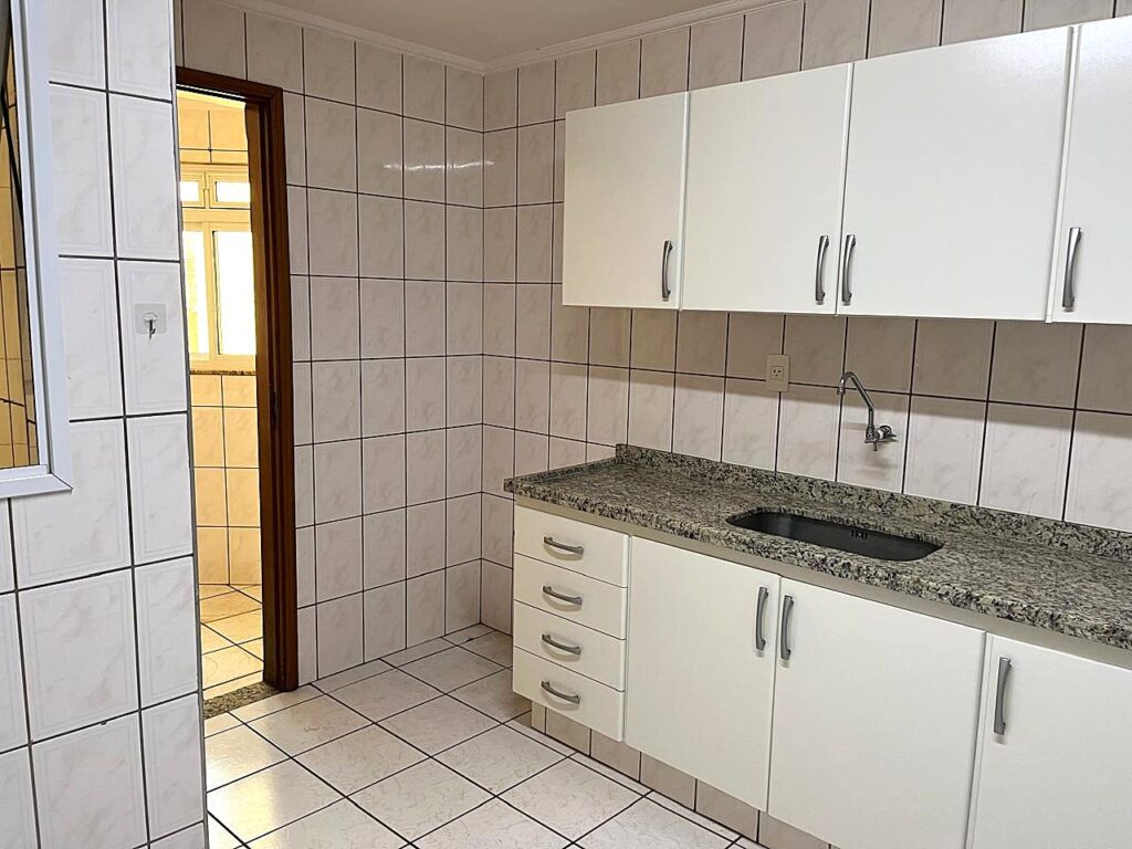 Vende-se apto 3 dormitórios c/ elevador próximo ao HB e Rio Preto Shopping