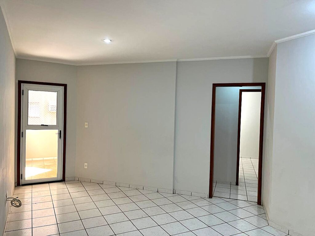 Vende-se apto 3 dormitórios c/ elevador próximo ao HB e Rio Preto Shopping
