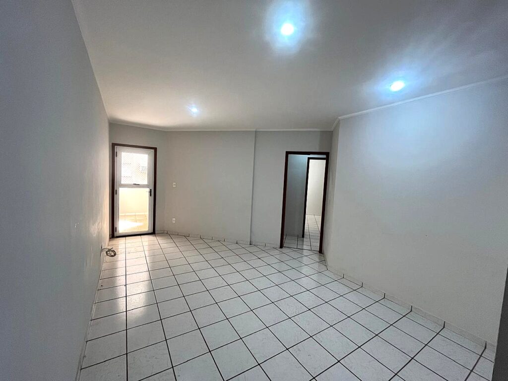 Vende-se apto 3 dormitórios c/ elevador próximo ao HB e Rio Preto Shopping