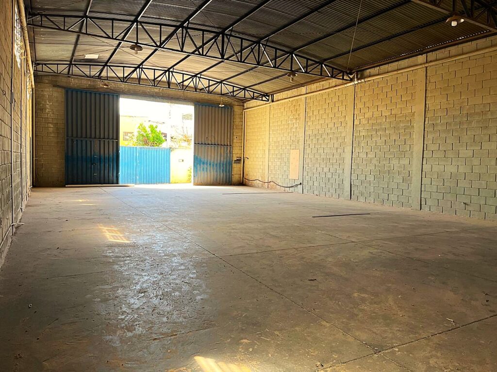 Aluga-se Salão 440m² Distrito Industrial Adail Vetorasso $ 5.000,00