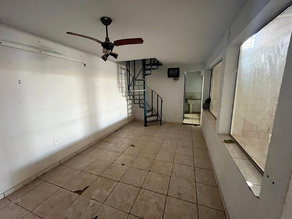 Aluga-se Salão 440m² Distrito Industrial Adail Vetorasso $ 5.000,00