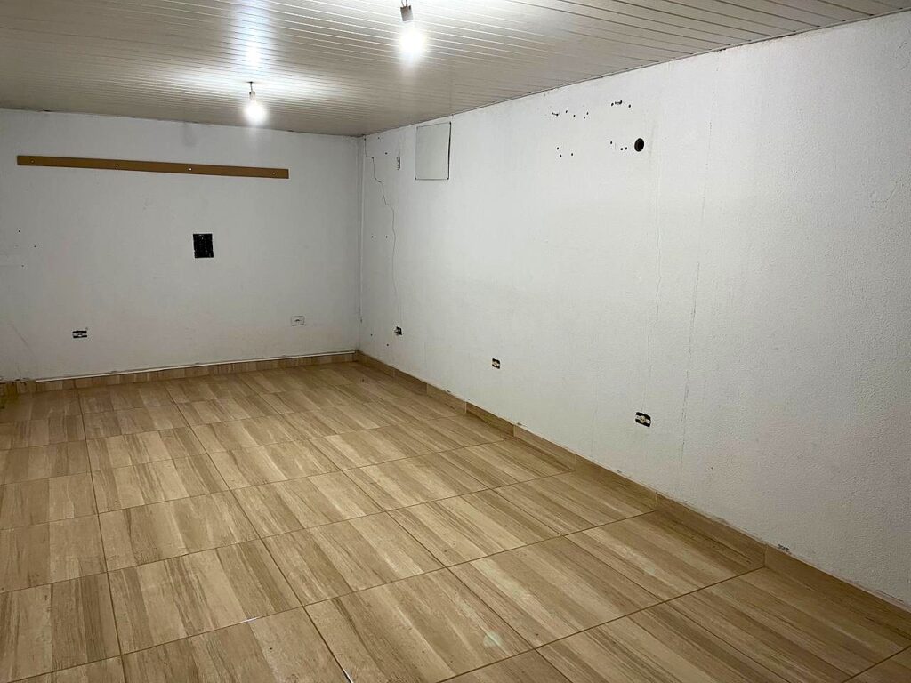 Aluga-se Salão 440m² Distrito Industrial Adail Vetorasso $ 5.000,00