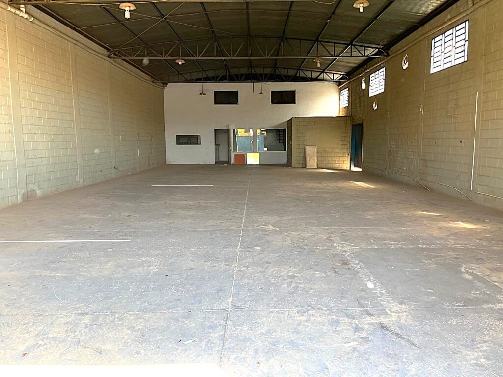 Aluga-se Salão 440m² Distrito Industrial Adail Vetorasso $ 5.000,00