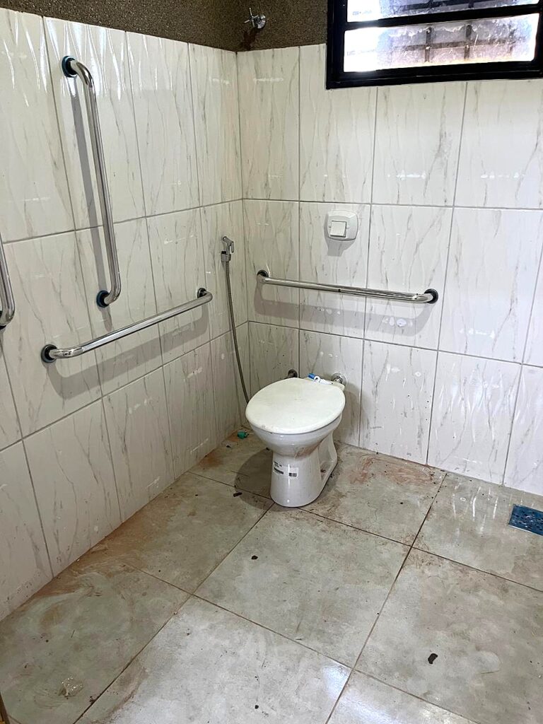 Aluga-se salão novo próximo a BR 153 $ 4.000,00