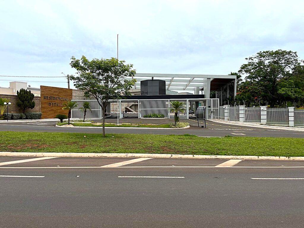 Vende-se Terreno cond. fechado Bady Bassit 450m² $ 175.000,00