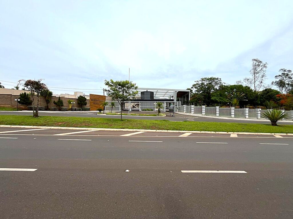 Vende-se Terreno cond. fechado Bady Bassit 450m² $ 175.000,00