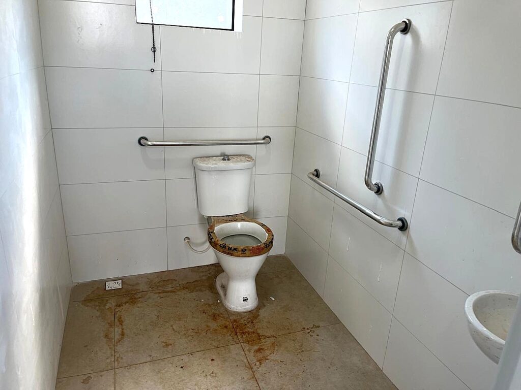 Aluga-se salão novo 158m² útil Próximo a BR153 $ 3.200,00