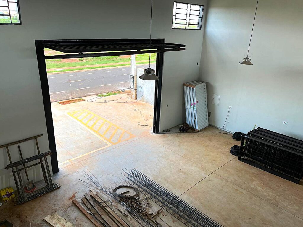 Aluga-se salão novo 158m² útil Próximo a BR153 $ 3.200,00