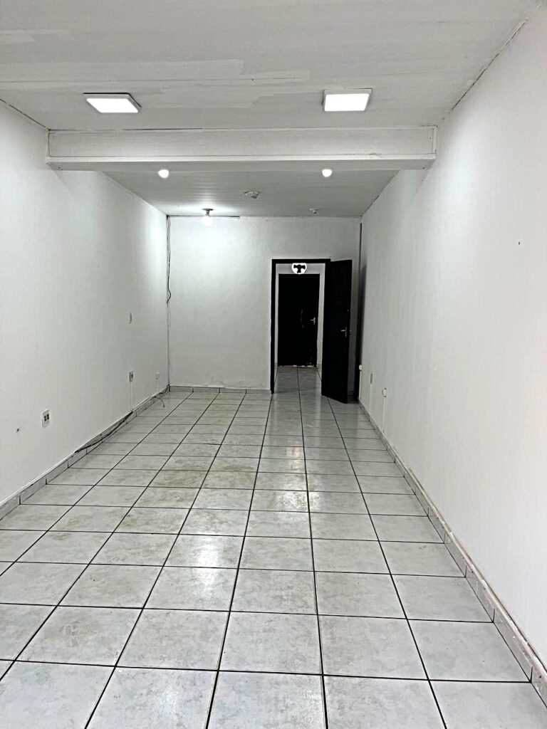 Aluga-se Loja no Centro de São José do Rio Preto $ 1.750,00