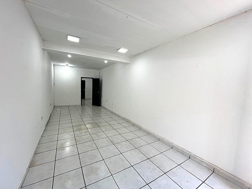 Aluga-se Loja no Centro de São José do Rio Preto $ 1.750,00