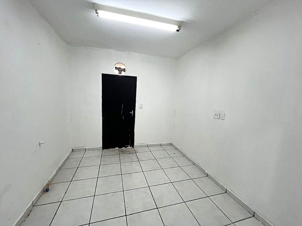 Aluga-se Loja no Centro de São José do Rio Preto $ 1.750,00