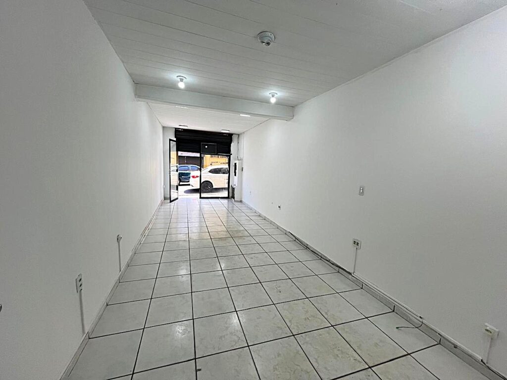 Aluga-se Loja no Centro de São José do Rio Preto $ 1.750,00