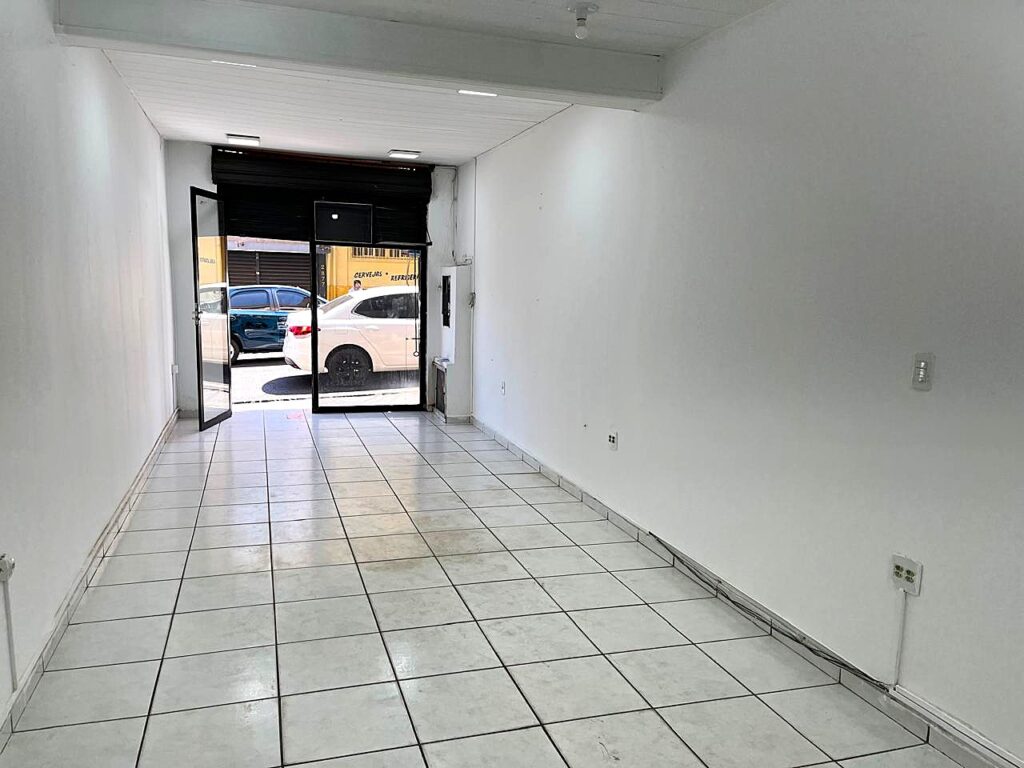 Aluga-se Loja no Centro de São José do Rio Preto $ 1.750,00