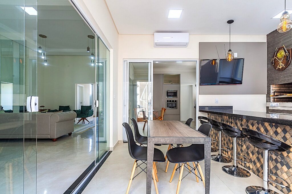 Vende-se bela casa térrea Cond. Figueira $ 1.400.000,00