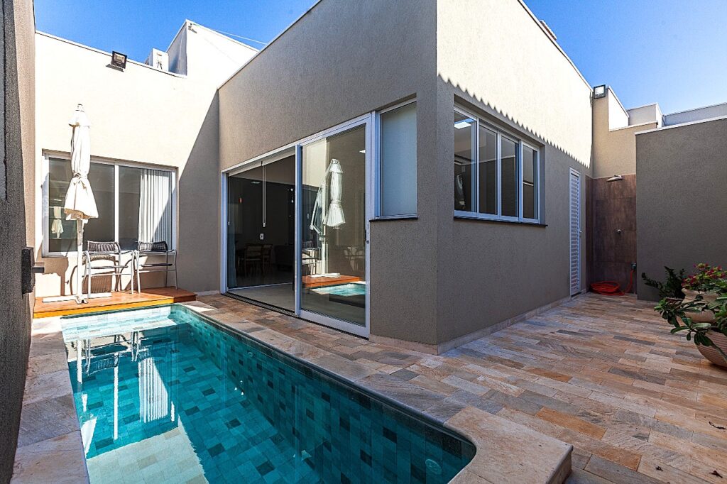 Vende-se bela casa térrea Cond. Figueira $ 1.400.000,00